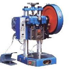 福建中泰腳控電動沖床JB04系列 高效穩(wěn)定的五金加工利器